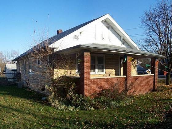 2nd image of 301 N Post Rd