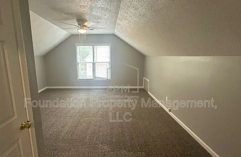 8559 Chippingham Dr — Photo 22