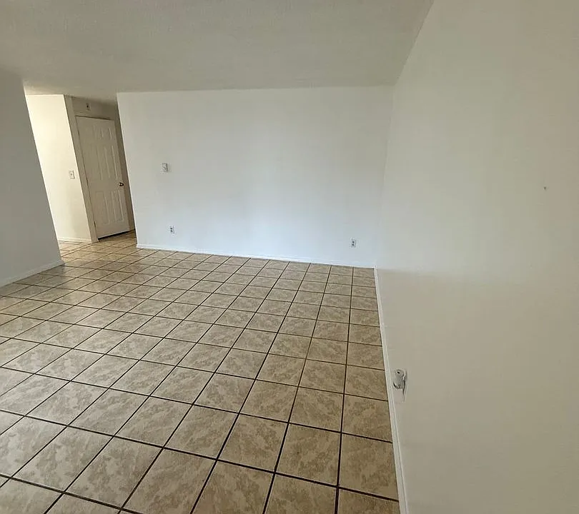 Rochelle Apartments