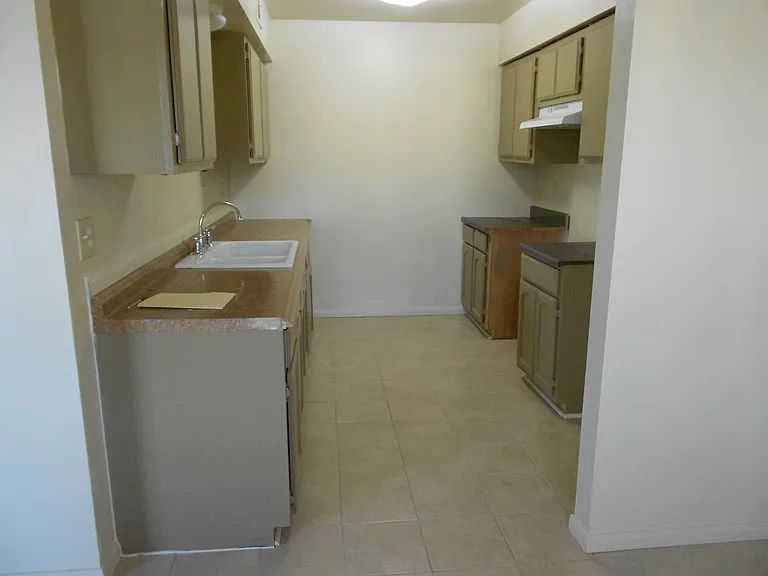 1550 Laurel Ave #C — Photo 3