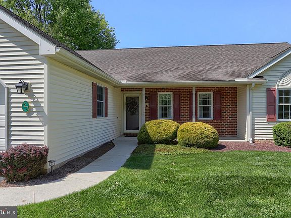 4th image of 27 Rosemont Dr
