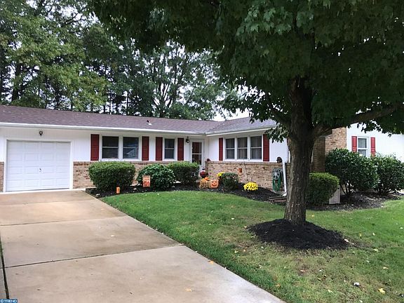 2nd image of 224 Aronimink Dr