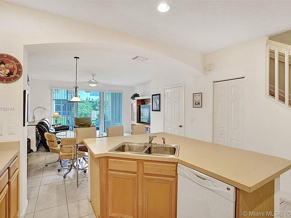 5th image of 9753 Lago Dr