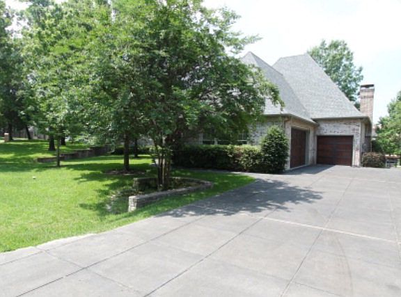 4th image of 372 Saint Andrews Dr