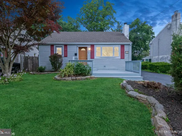 425 Grape St, Warminster, PA 18974