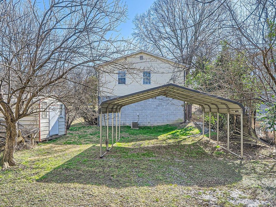2nd image of 1607 Harrill St