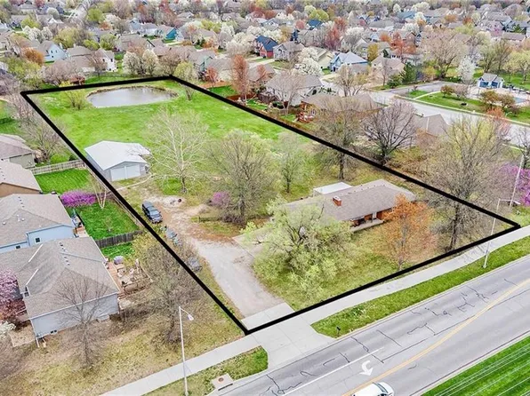 15595 S Ridgeview Rd, Olathe, KS 66062