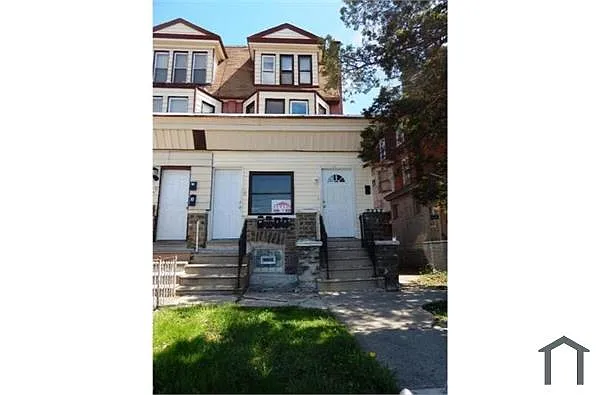 Building Photo - 5717 N Park Ave #3