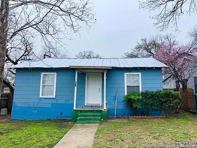 1st image of 802 Gardina St