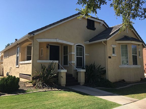 2nd image of 2811 E Camellia Dr