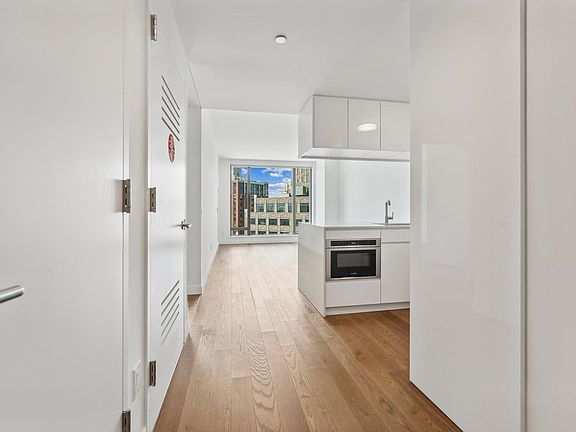 5th image of 99 Hudson St #1309