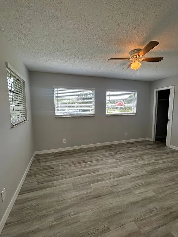 3 bed, 2.0 bath, 1242 sqft, $3,200 — Photo 4