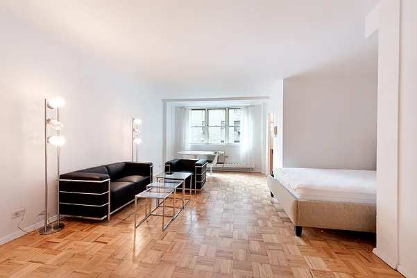 Sold by Nest Seekers International | media 4