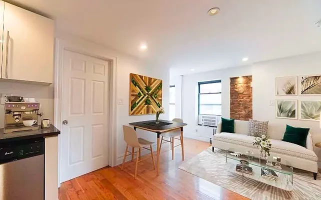 Rented by Platinum Properties | media 9