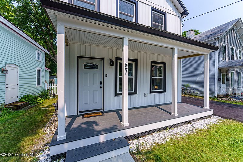4th image of 87 Lincoln Avenue