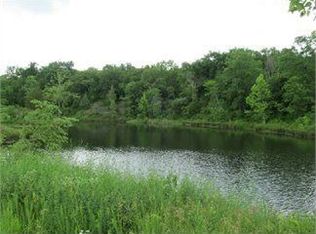 7370 Sunnybrook Rd, Marion, IL 62959