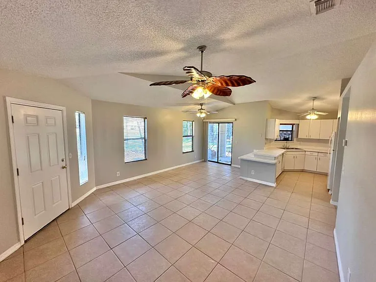 2835 Stoneway Ln #D — Photo 7