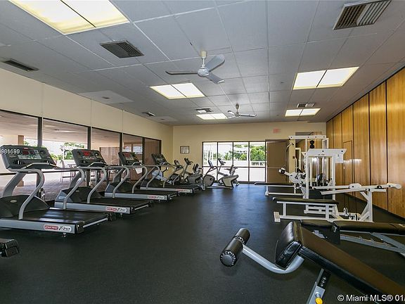 5th image of 20301 W Country Club Dr APT 2030