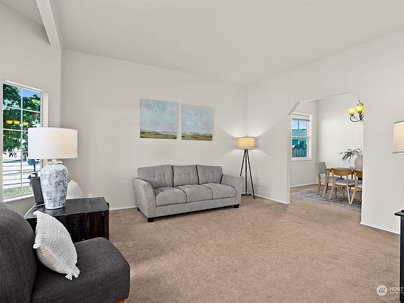 5th image of 2822 210th Street SW