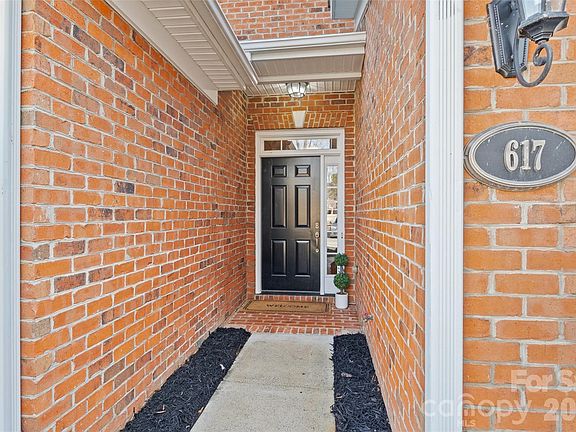 4th image of 617 Crosswater Ln