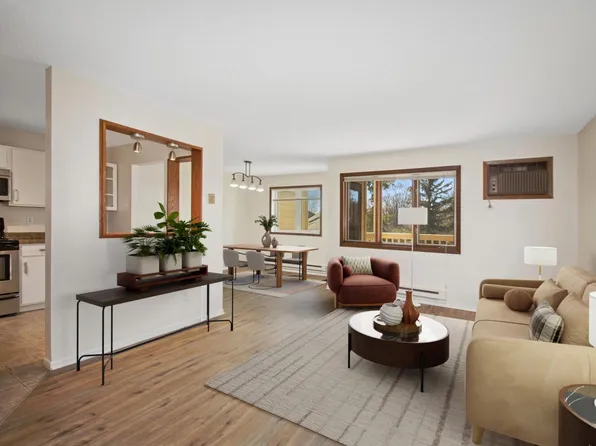 1581 Wheelock Ln APT 204, Saint Paul, MN 55117