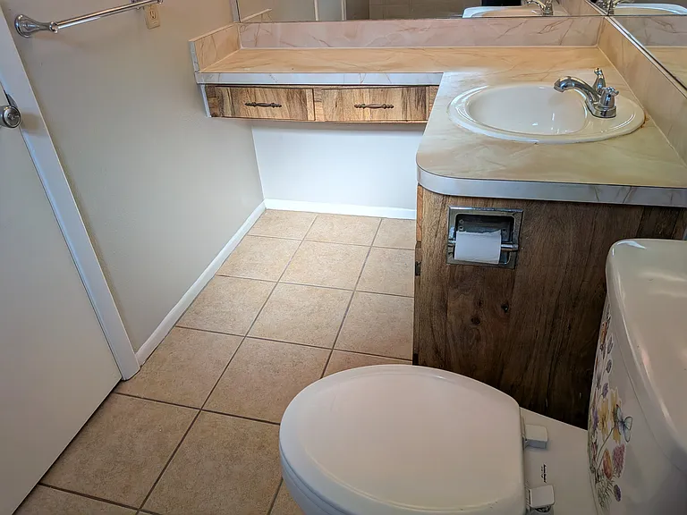 8206 Dedham Dr — Photo 12