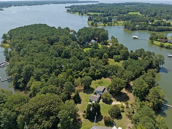 2nd image of 175 Heron Point Rd