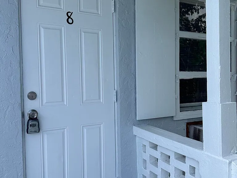 17 Detroit St #8 — Photo 1