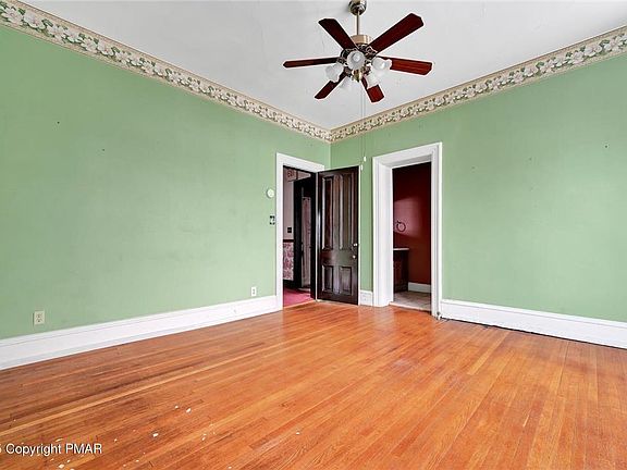 39th image of 315 S Centre St