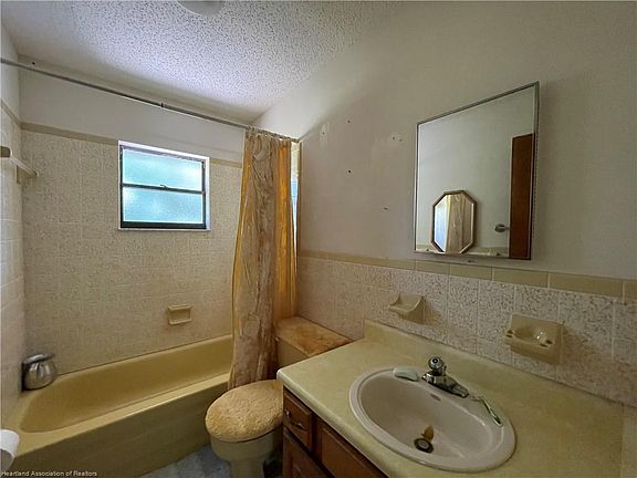 5th image of 1502 Hatton Ct
