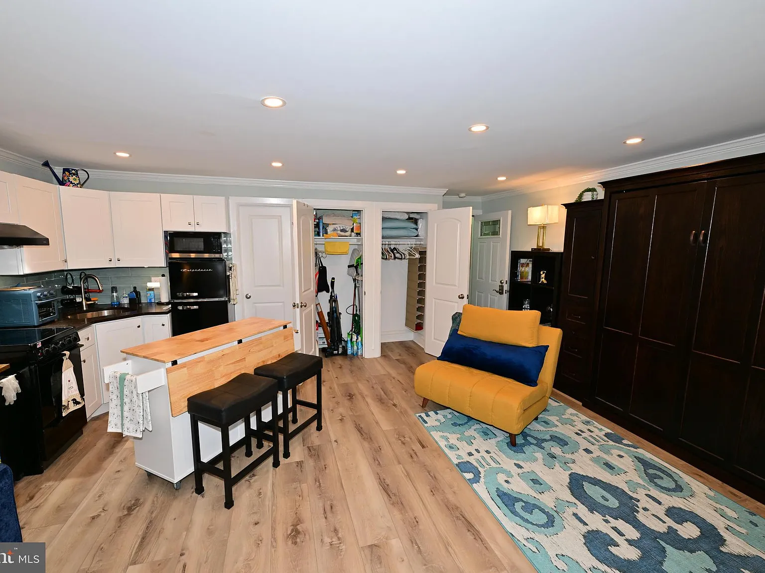 Studio, 1.0 bath, 400 sqft, $1,600 — Photo 4