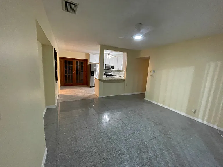 6390 Hampton Dr N — Photo 36