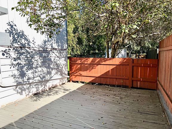 5th image of 1618 East St #1