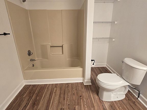 5th image of 313 Westcliff Ctr