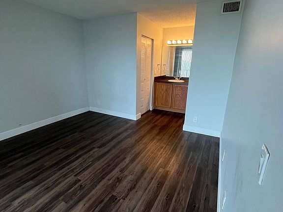 5th image of 708 Executive Center Dr #36-1-36
