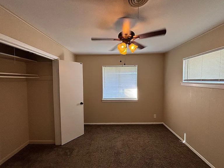6900 Cloverdale Dr — Photo 3