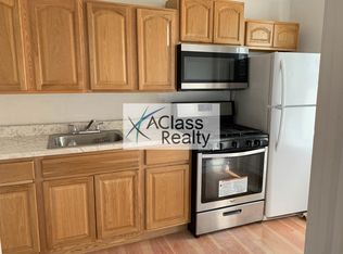 28-51 34th St #3R, Astoria, NY 11103