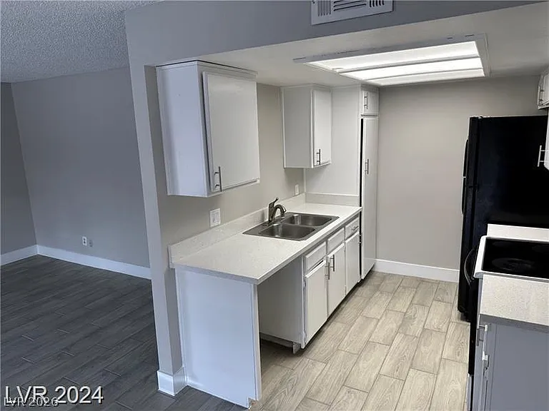 1887 Apricot Ct — Photo 8