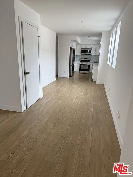 4 bed, 3.5 bath, 1696 sqft, $4,195 — Photo 4