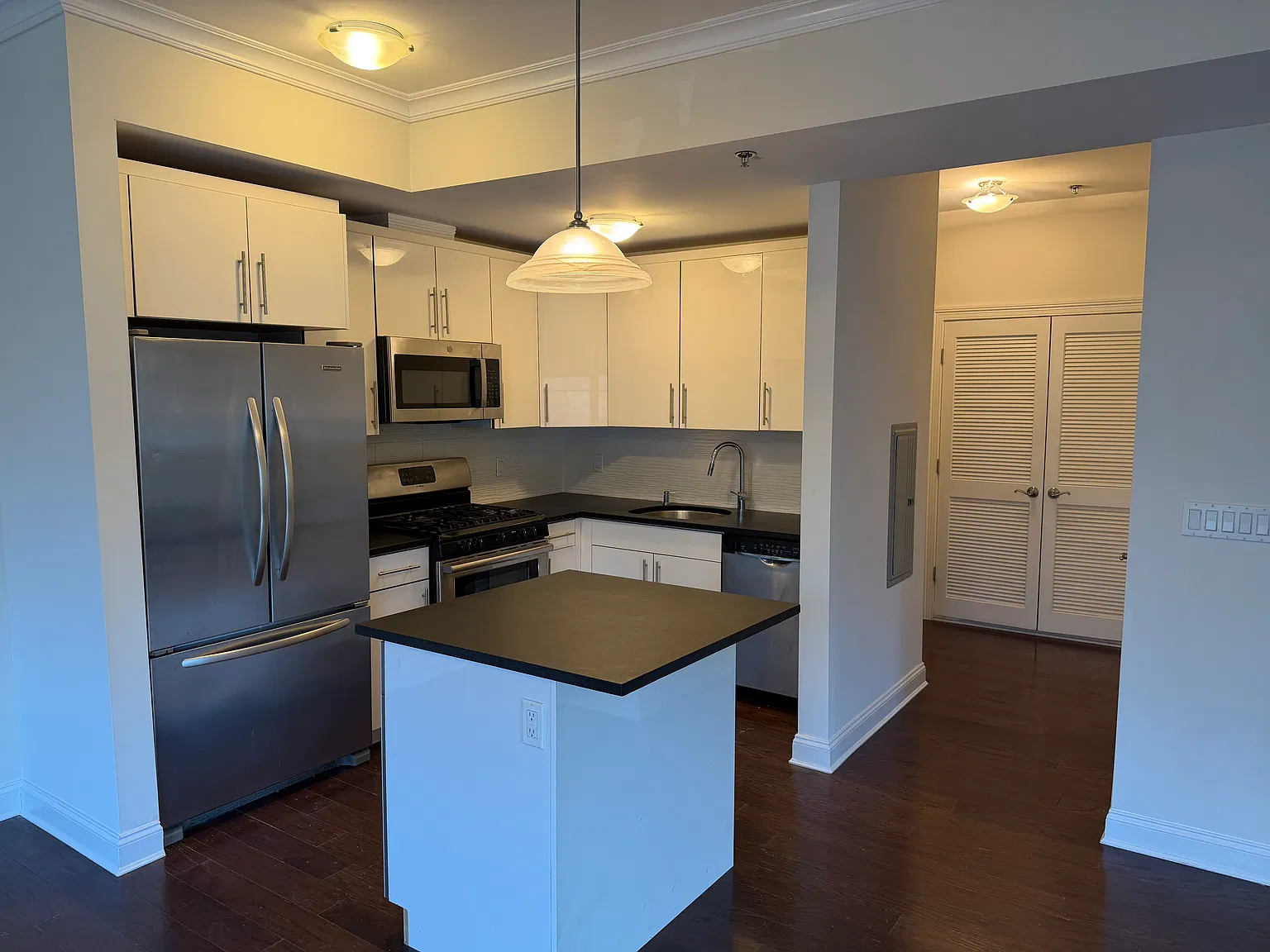 1 bed, $2,845 — Photo 3