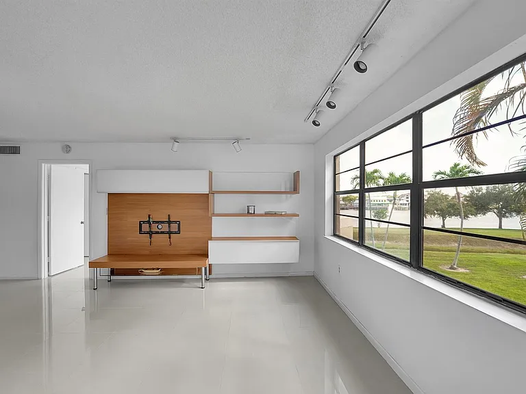 6654 Villa Sonrisa Dr #421 — Photo 38