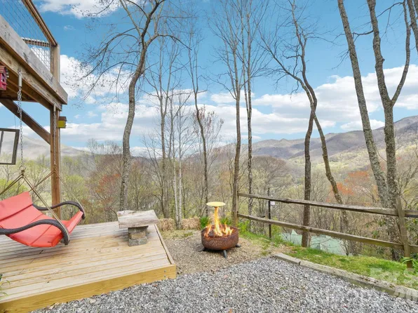1426 Setzer Cove Rd, Maggie Valley, NC 28751