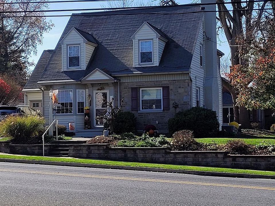 1st image of 702 S Spruce St