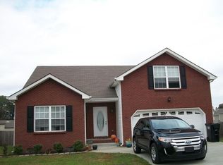 1913 Patton Rd, Clarksville, TN 37042