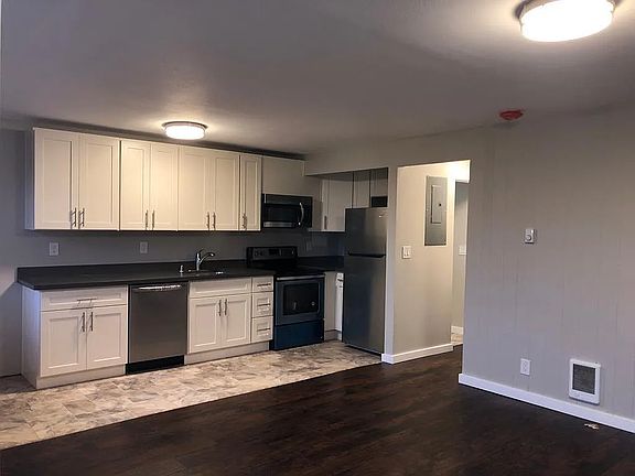 2nd image of 10025 Des Moines Memorial Dr S #3