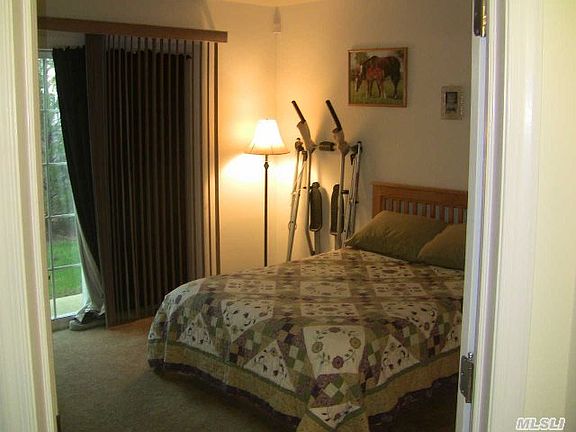 4th image of 13 Wexford Ln
