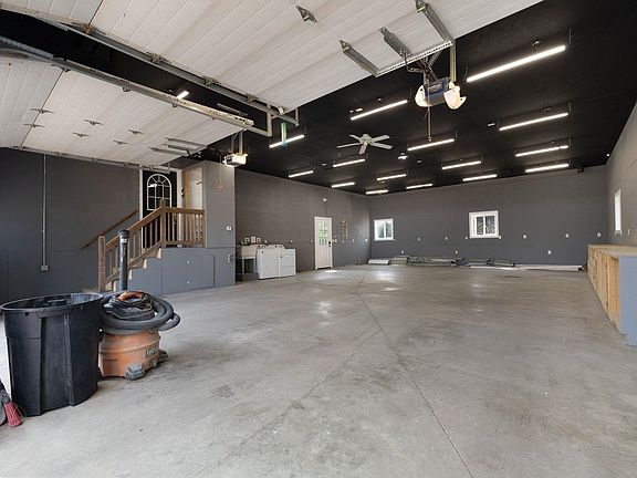 2nd image of 605 Main St