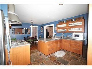 5th image of 934 Mount Pleasant Ave