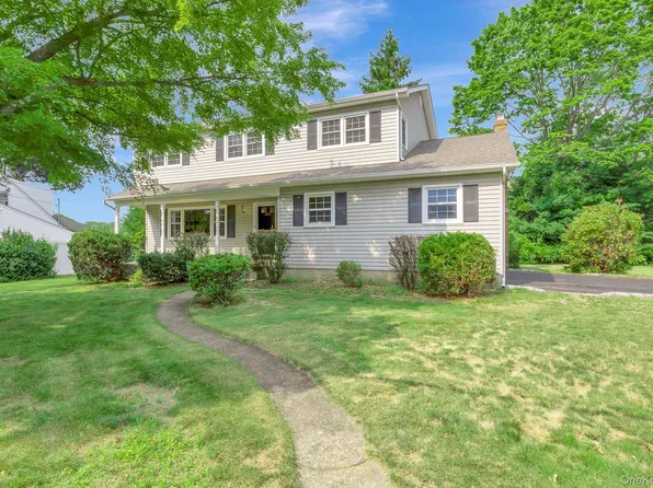 322 2nd Avenue, Saint James, NY 11780