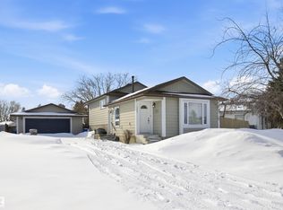 9009 102nd Ave, Morinville, AB